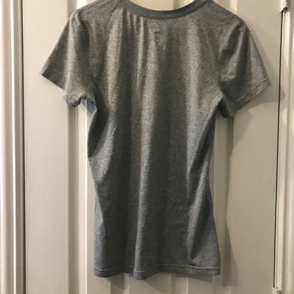 Nike Women’s Dri-Fit top - Picture 3 of 3